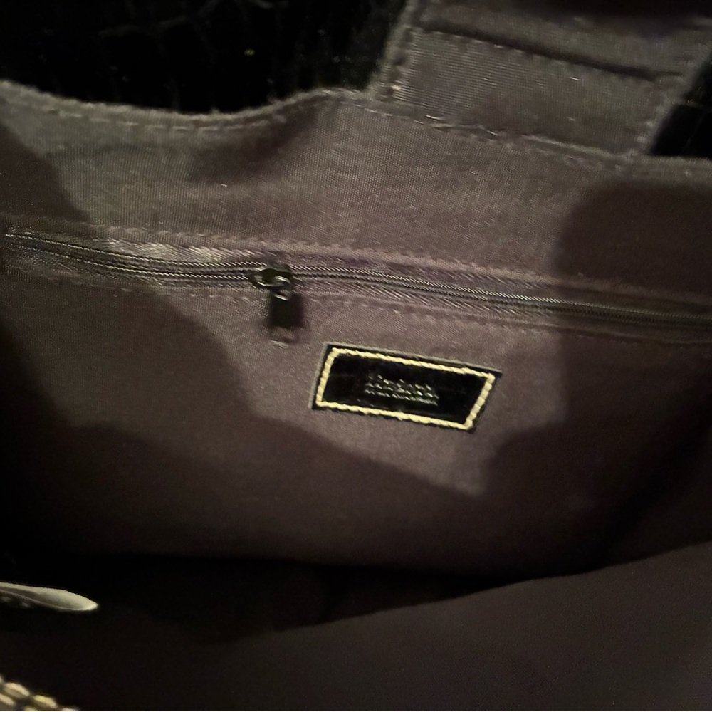Liz & Co. Black Embossed Shoulder Bag - Picture 5 of 9